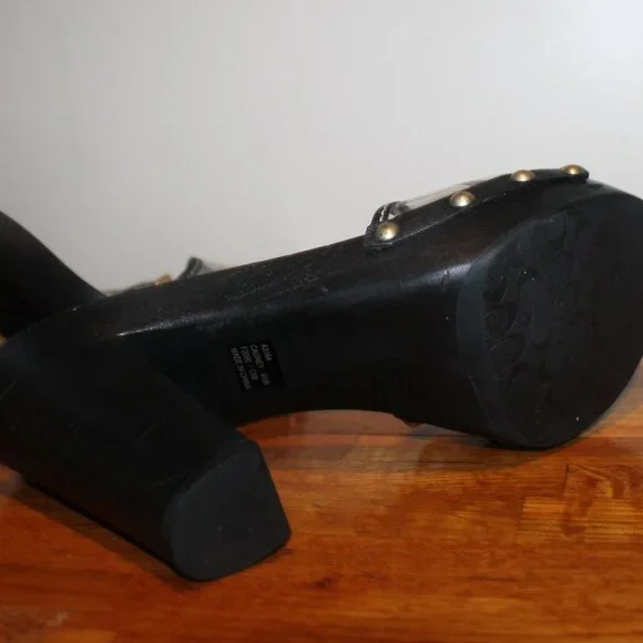 $195 Coach Cagney Wooden Heels Signature Turn Lock Sandals Slides 9.5 - Picture 8 of 8
